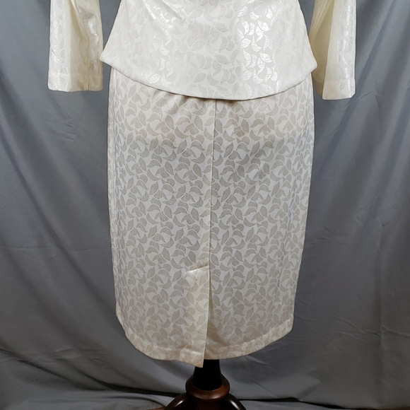 *3 For $25* in cinq 2pc Creamy white Jacket/Top and Skirt - Picture 6 of 12